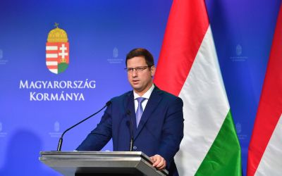 Megnősült Gulyás Gergely, Világi Oszkár is a meghívott vendégek között