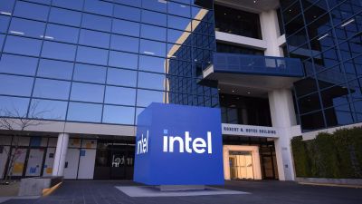 Óriási pert akasztott egy részvényes az Intel korábbi vezérének és mostani ideiglenes társ-vezérigazgatójának nyakába