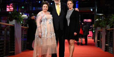 Stephen Fry a Népszavának elárulta, melyik magyar szót ismeri, Lena Dunham pedig nemrég jött rá, hogy nem is magyar, hanem lengyel