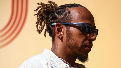 Történelmi lépésre készül Lewis Hamilton: kiderült, mikor láthat hozzá a feladathoz