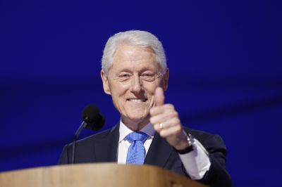 Bill Clinton volt amerikai elnököt kórházba szállították