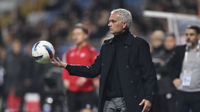 Jose Mourinhóról rémhírek terjedtek, azt üzeni, nincs komoly gond