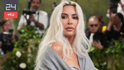 Kim Kardashian művészi videóklipet forgatott Macaulay Culkinnal egy karácsonyi slágerhez