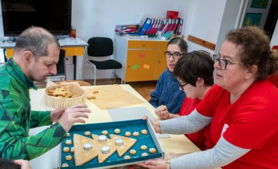 Krisztusra figyelve karácsonyoznak a Szent Kristóf Ház különleges képességű lakói (VIDEÓ)