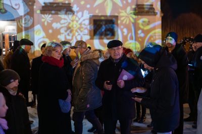 Matkovich Ilona és Marton Zsolt együtt gyújtotta meg az utolsó gyertyát – videó