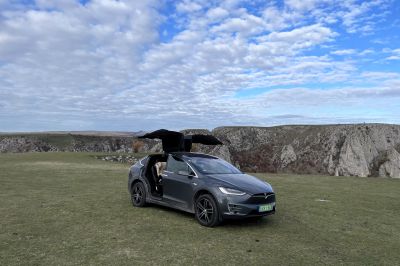 Model X hétköznapok #27: két éve szívunk?