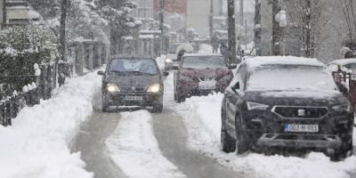 Otthonok tízezrei maradtak áram nélkül a Balkánon az erős havazás miatt