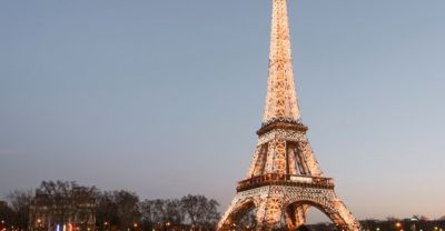 Tűz ütött ki az Eiffel-torony liftaknájában