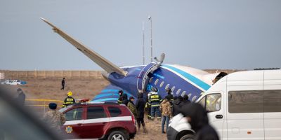 Harminckét ember élte túl az azeri utasszállító zuhanását, négyen biztosan életüket vesztették