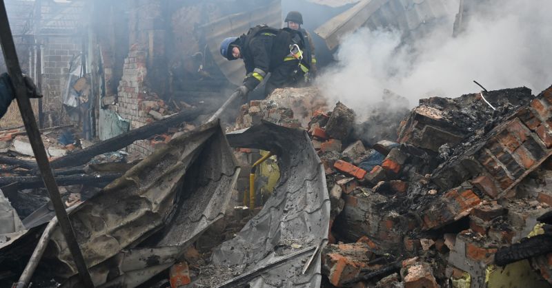 Százezrek maradtak áram és fűtés nélkül Ukrajnában az újabb orosz csapás miatt