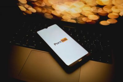 Elárulta a Pornhub, milyen filmekre kerestek rá a legtöbben 2024-ben