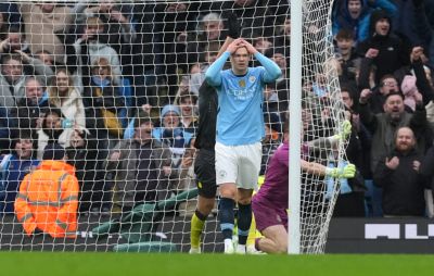 Ezúttal büntetőt hibázva botlott a Manchester City