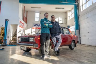 Szilveszteri kiadás egy erős fiatallal és egy ralilegendával - MűhelyPRN: Lada 2105 – 1989.