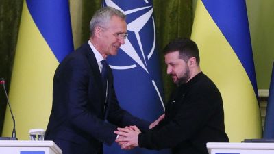 Durván beleszálltak a volt NATO-főtitkárba Zelenszkij miatt