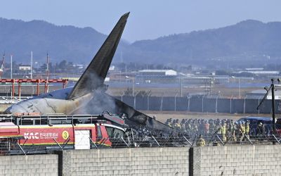 Repülőgép-szerencsétlenség Dél-Koreában – Bizonytalanság övezi a lehetséges okokat