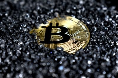 A bitcoin a luxusiparban is új korszakot nyithat