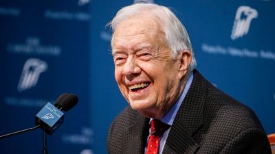 Elhunyt Jimmy Carter, aki visszaadta a Szent Koronát Magyarország népének