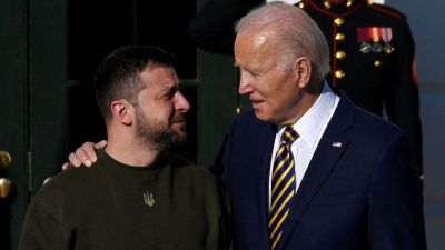 Érkezik Biden búcsúajándéka Zelenszkijnek: ép ésszel felfoghatatlan összeg érkezik Kijevbe