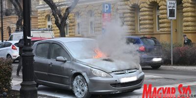 Kigyulladt egy személygépkocsi Szabadkán