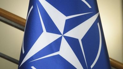 Ukrajna lemond a NATO-tagságról?