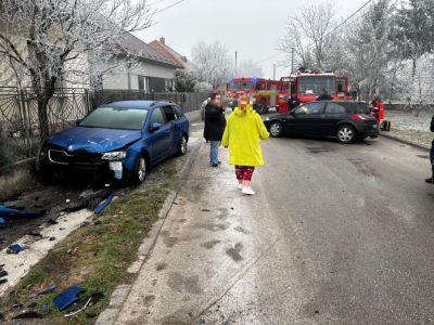 BALESET: Parkoló autónak hajtott egy Renault Nagymegyeren