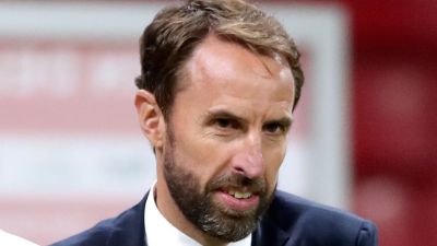 Gareth Southgate volt szövetségi kapitány és Sadiq Khan londoni polgármester a brit uralkodó által lovagi rangra emelt kitüntetettek újévi listáján