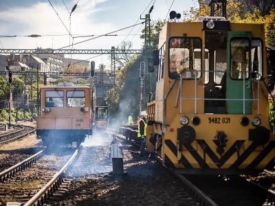 Műholdas nyomkövetőt kapnak a MÁV pályakarbantartó járművei