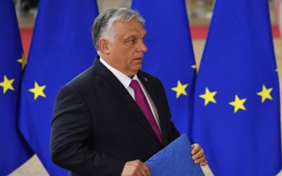 Orbán hajthatatlanságának ára: ma 1 milliárd eurótól esik el Magyarország