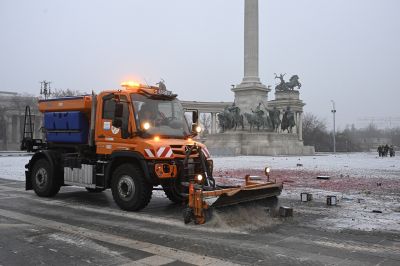 Hatalmas mennyiségű szemét gyűlt össze szilveszterkor Budapesten