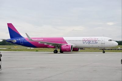 Madárral ütközött a Tenerifén landoló Wizz Air-gép, 16 órával később indultak Budapestre az ott ragadt utasok