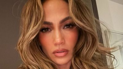 Forró fotóval indította az évet: bikinire vetkőzött Jennifer Lopez