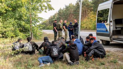 Illegális bevándorlás: Csaknem 16 ezer határsértőt fogtak el tavaly Magyarországon