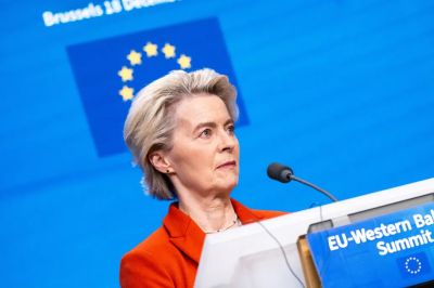 Ursula von der Leyen súlyos tüdőgyulladással küzd