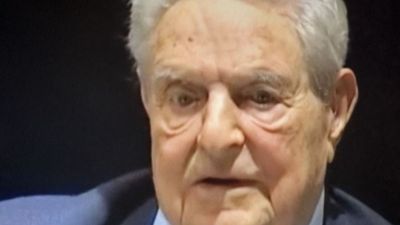 A Facebook anyacége kapitulált Trump előtt, kirúgták Soros György emberét