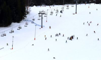 Forgalomkorlátozásokra kell számítani a hétvégén a síközpontok környékén