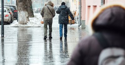 Időjárás: a napsütést fagy és ónos eső váltja fel