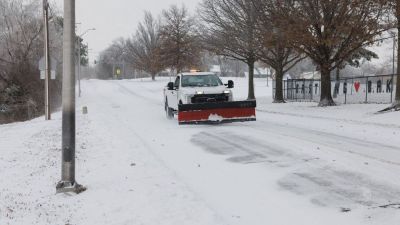 Brutális hóvihar miatt adtak ki riasztást, megbénulhat a fél ország + videó