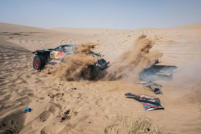 Dakar: Sainz felborult a Forddal