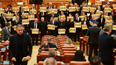 „Törött lábakon áll” a demokrácia Romániában 