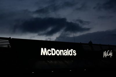 A McDonald's a változó jogi helyzetre hivatkozva lazít a sokszínűségi céljain