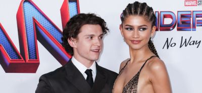  Éles szemű netezők szerint Tom Holland eljegyezhette Zendayát  