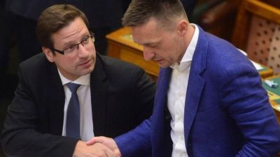 Gulyás Gergely is megérkezett: kőkeményen nekiment a távozó Pressmannek és Bidenéknek