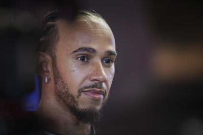 Lewis Hamilton először üzent a szurkolóknak Ferrari-versenyzőként