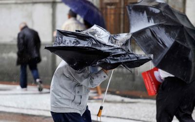 Orkánerejű szél miatt riasztanak a meteorológusok