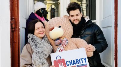 Plüssmaci várja bőkezű gazdáját a Charity Shop támogatására  