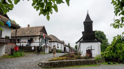 Csák Máté elrejtett kincséről és titkos alagútról szólnak a legendák a világhírű magyar faluban + videó