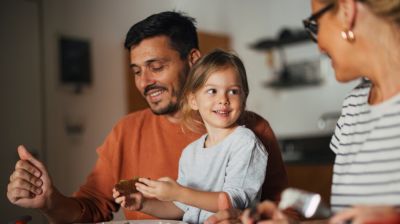 Furcsán cseng a gyermek hangja? Ez lehet az oka