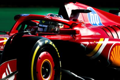 Megváltozhat a Ferrari festése Hamilton érkezésével