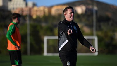 Robbie Keane megmutatta a játékosainak, mennyit kopott a tudása – Már meg is hajtotta a Fradit új edzője