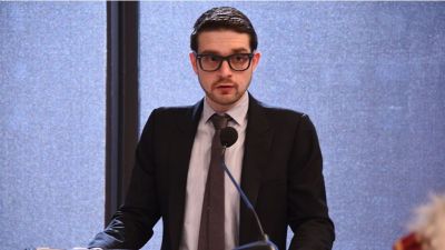 Több szálon is kötődik egymáshoz Alexander Soros és az amerikai nagykövet